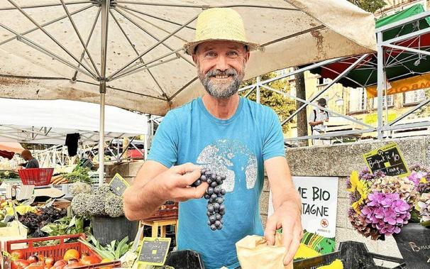« C’est une énergie et une émulsion uniques » : avant de s’installer sur le marché des Lices à Rennes, Louis a eu mille vies