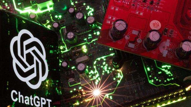 Can you trust AI's money advice? Financial experts weigh in