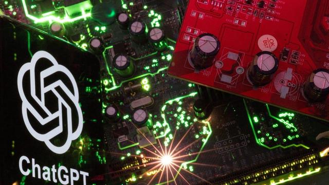 Can you trust AI's money advice? Financial experts weigh in