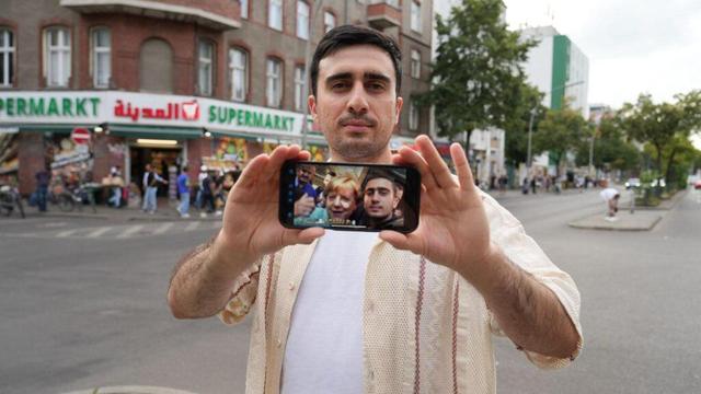 Anas Modamani und sein neues Leben nach dem Merkel-Selfie