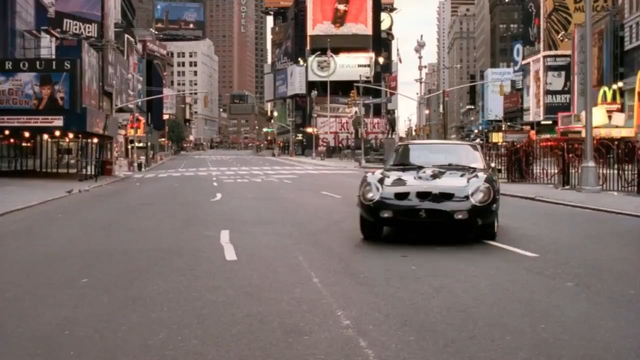 They shut down 20 blocks of Times Square, spent $1 million, and filmed for 3 hours so Tom Cruise could run through an empty NYC in Vanilla Sky. No CGI. No cheats.