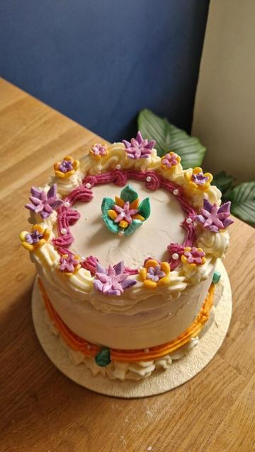A colourful 🍋 cake to lift my mood