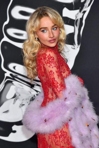 Sabrina Carpenter - Attends the 2025 MTV Video Music Awards at UBS Arena in Elmont, New York - September 7, 2025