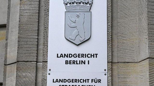 Berlin & Brandenburg: Gewalt gegen Fahrscheinkontrolleure: Junges Paar vor Gericht