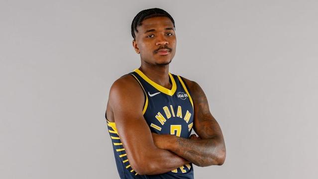 Kam Jones hit the practice gym with Obi Toppin, others