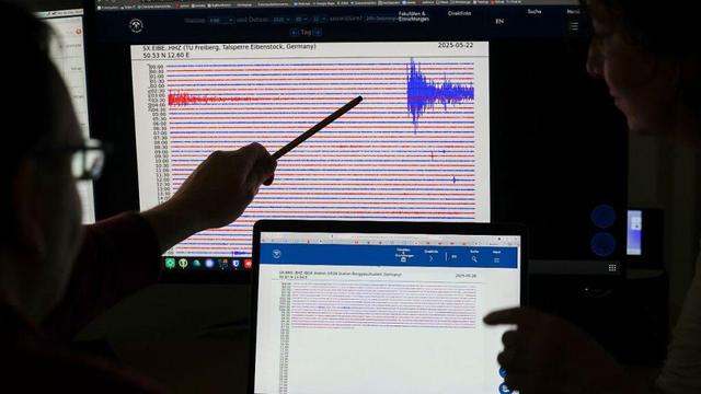 09:01 Video zeigt Siedler-Angriff auf am Boden liegende Frau - nTV