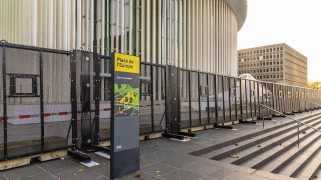 Luxemburg testet Sicherheitsbarrieren auf der Place de l’Europe