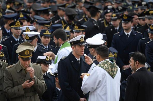 Santa Sede - Italia, modificato l’accordo sull’assistenza spirituale delle Forze armate