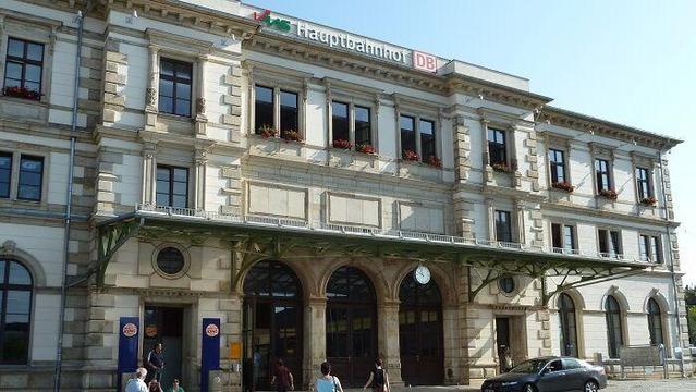 Mit Spielzeug-Pistole im Hauptbahnhof – Polizei greift ein Mit Spielzeug-Pistole im Hauptbahnhof – Polizei greift ein