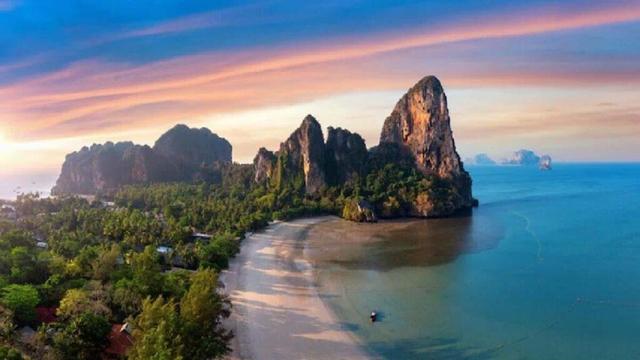 Thailand enforces new alcohol law: Steep fines for afternoon drinking, including tourists