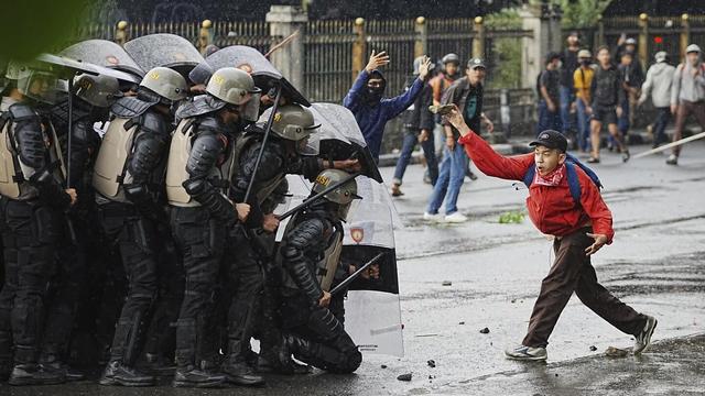 What to know about Indonesia’s nationwide unrest over lawmakers’ perks