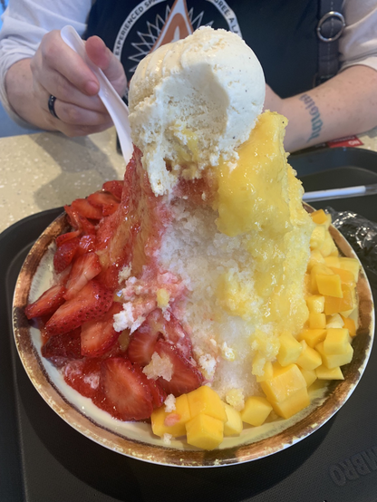 MeetFresh  MangoBerry shave ice.